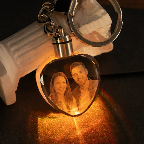 Kristall-Herz-Schlüsselanhänger mit LED – personalisierbar mit Foto- & Lasergravur